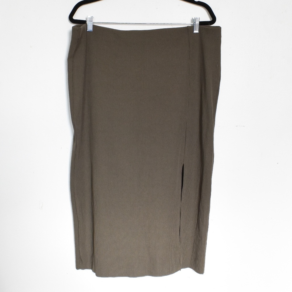 (NWT) Stretchy Form Fitting Olive Green Skirt